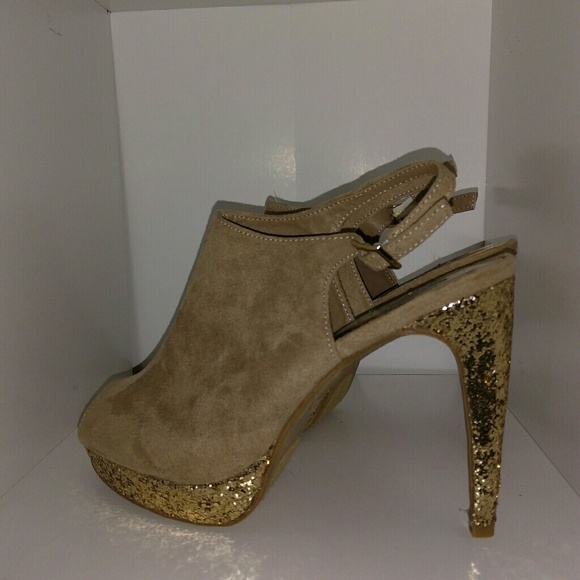 Gorgeous gold glitter peep toe heels! Size 8 - Picture 2 of 5